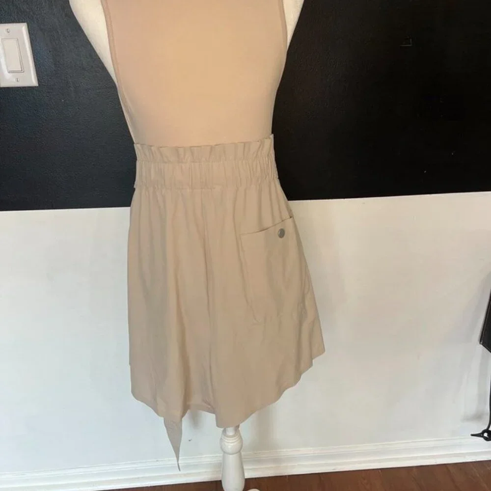 Athleta Skyline Short II Paperbag  Belted Shorts Beige NWT XXL-XXXL SHIPS FAST